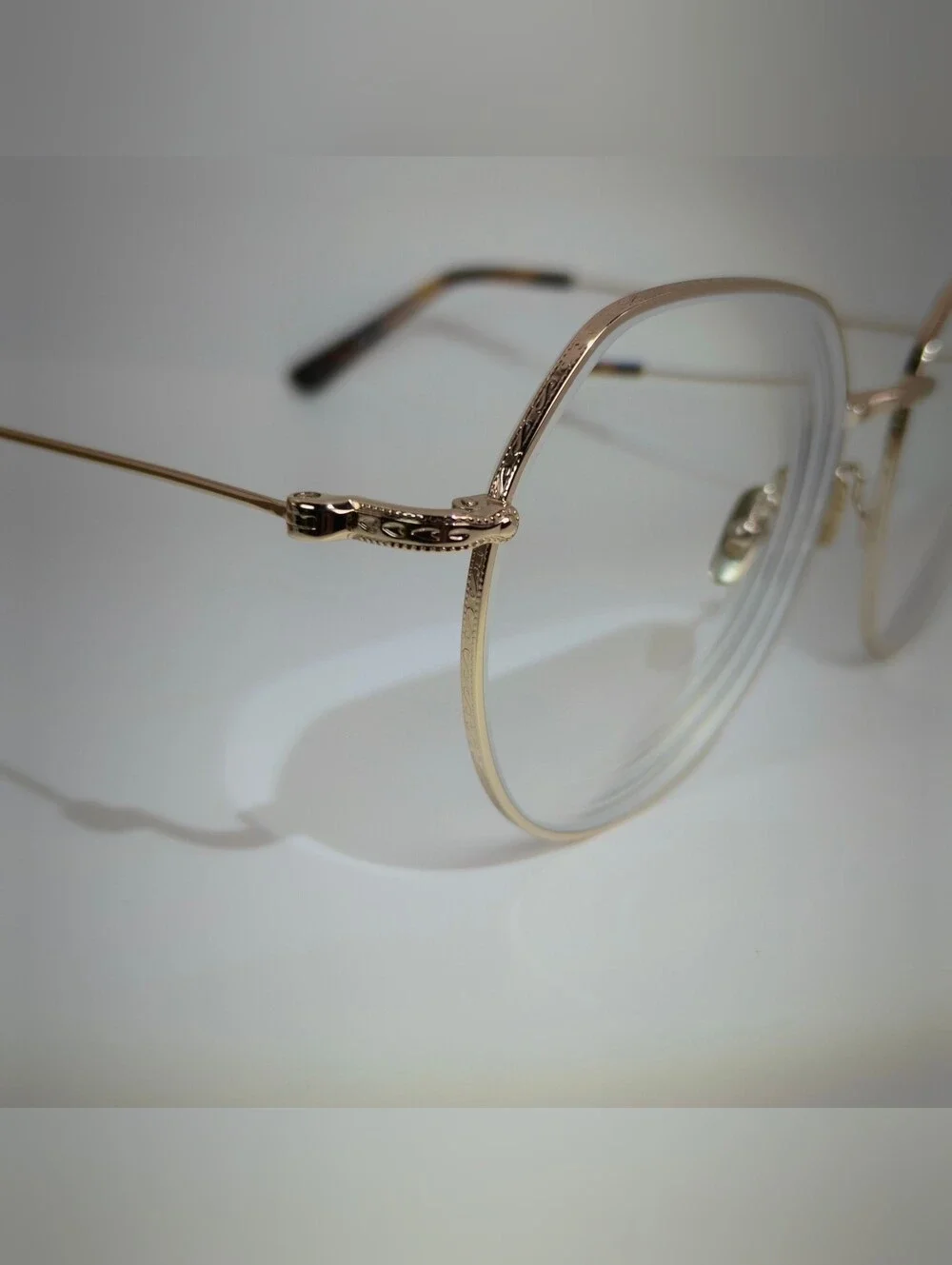 Emotion. Gold Wireframe Round Women's Glasses